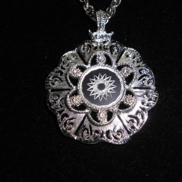 HMS Jewelry - VTG HMS Medeira Silver Tone Star Medallion Gray